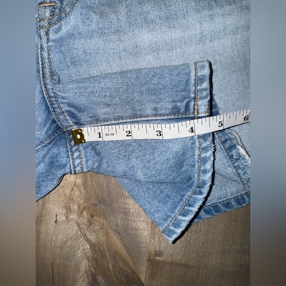 Pistola Devin Mom Cut Off Shorts in Size 29 - Picture 4 of 7